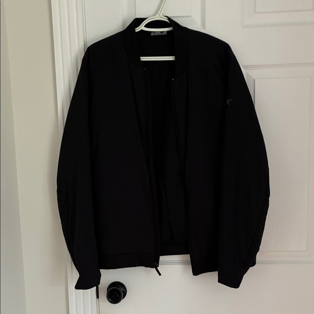 Arc'teryx Black Bomber Jacket - Sleek Minimal Style